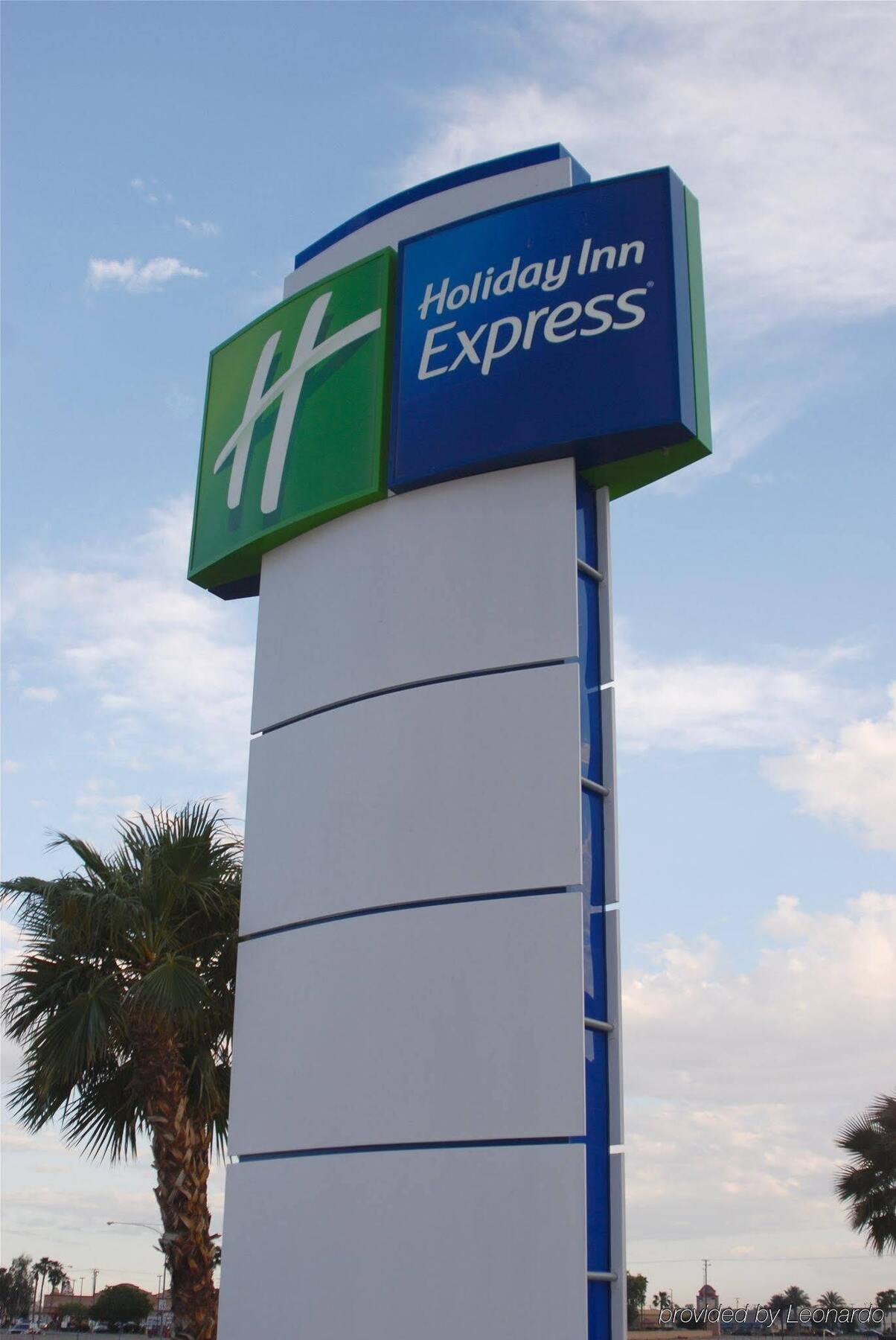 Holiday Inn Express Calexico, an IHG Hotel Exterior foto